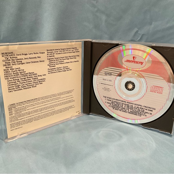 One CD and 10 songs - Picture 3 of 3